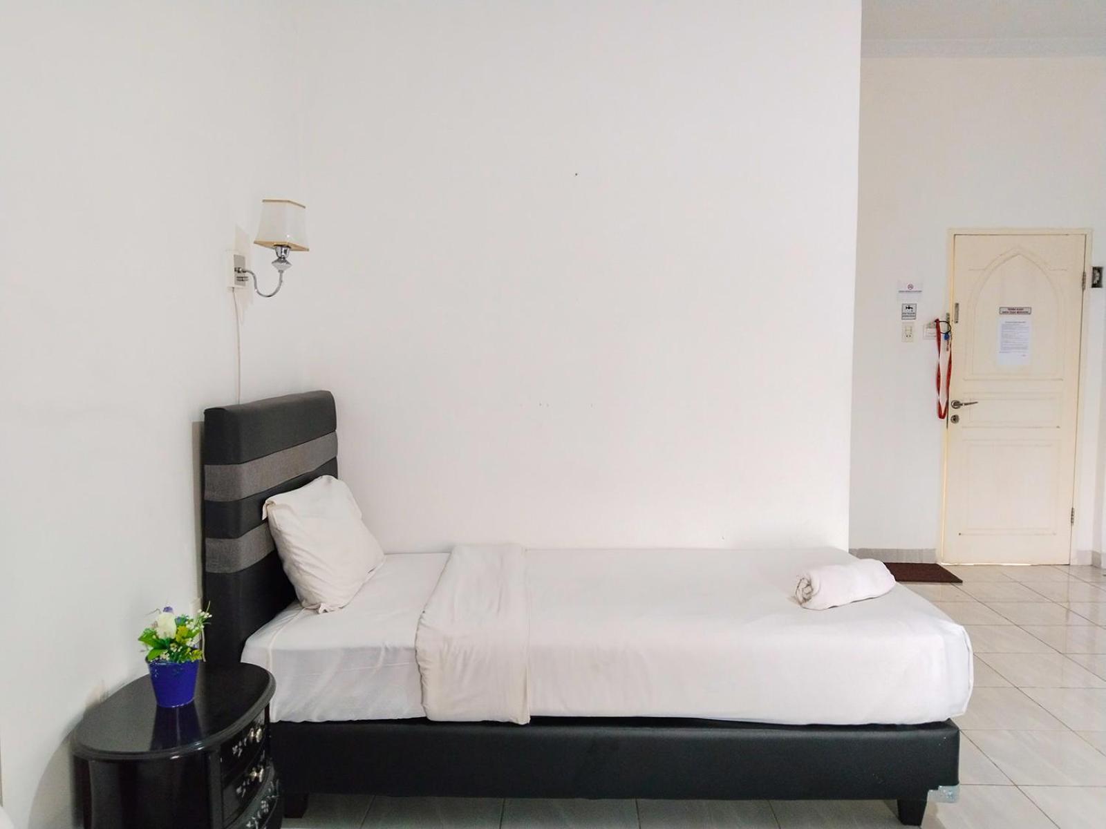 Grand Shaqilla Syariah Hotel Deli Tua Kültér fotó