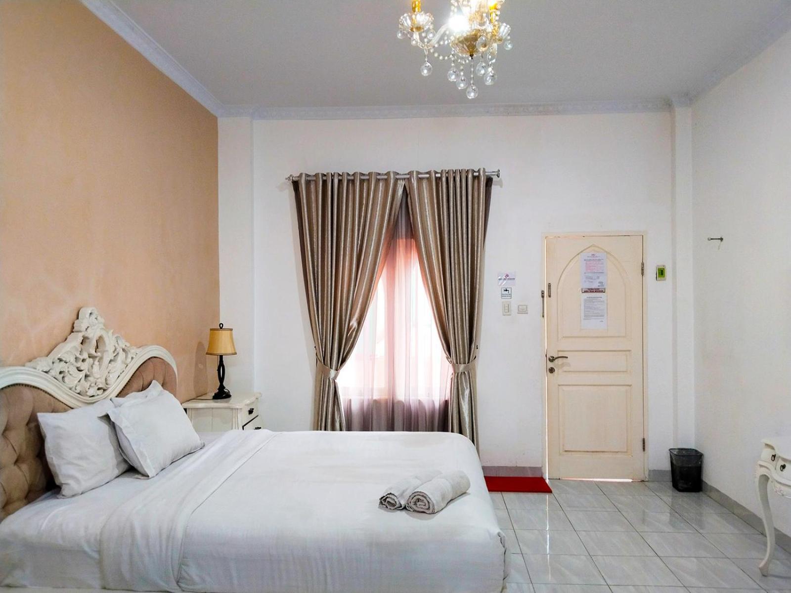 Grand Shaqilla Syariah Hotel Deli Tua Kültér fotó