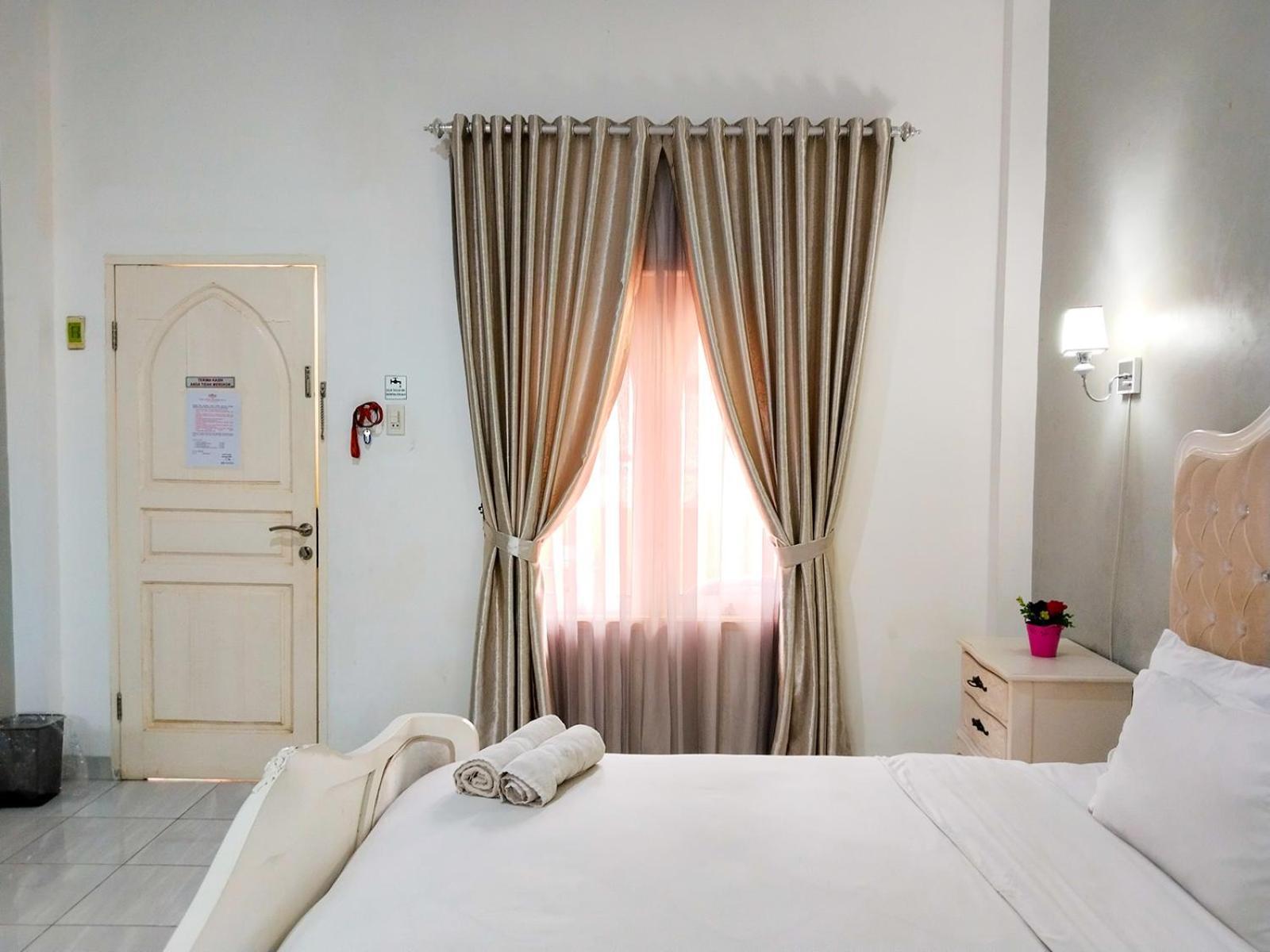 Grand Shaqilla Syariah Hotel Deli Tua Kültér fotó