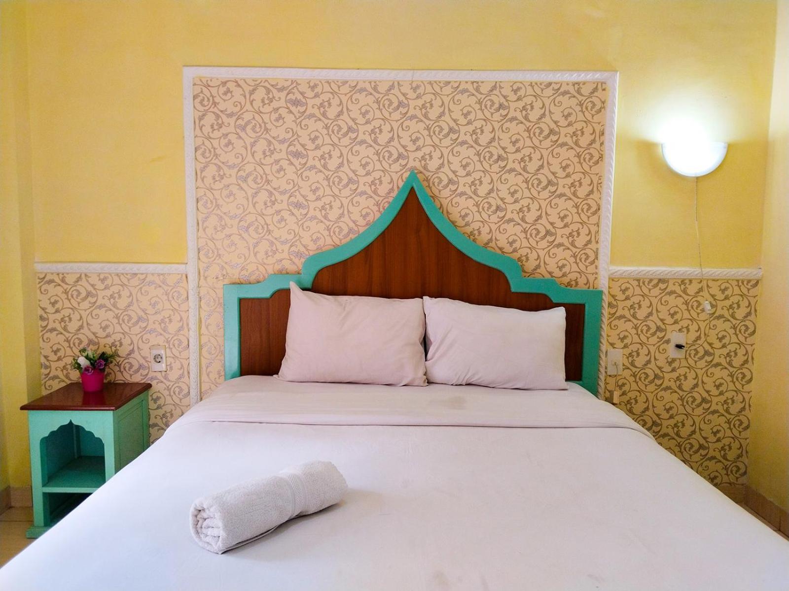 Grand Shaqilla Syariah Hotel Deli Tua Kültér fotó