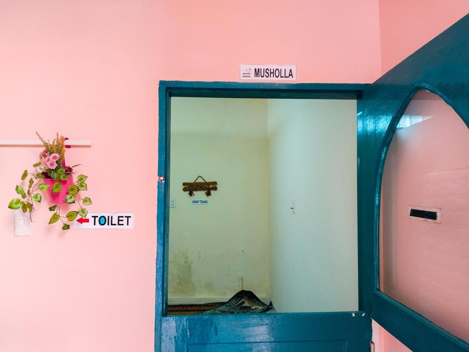 Grand Shaqilla Syariah Hotel Deli Tua Kültér fotó